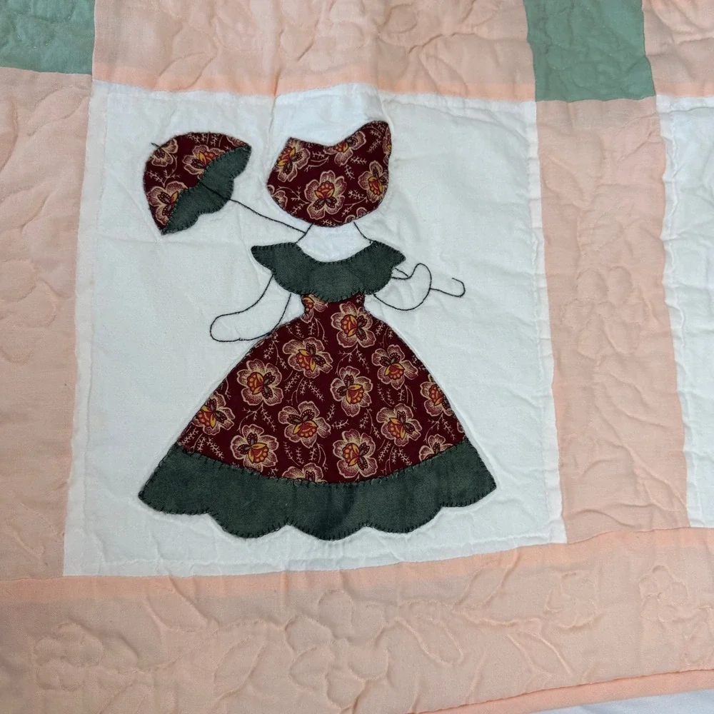 Vintage Sunbonnet Sue Applique Quilt Peach Green Floral Nursery Decor 38x38